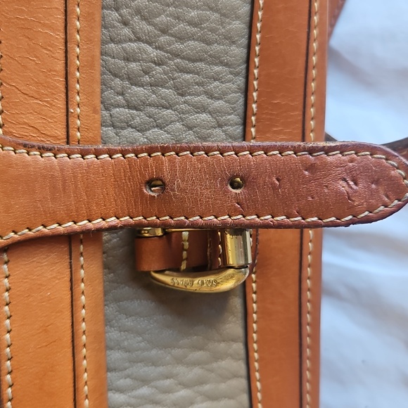Vintage Dooney & Bourke Classic Tan and Brown Leather Crossbody Bag - Picture 13 of 13